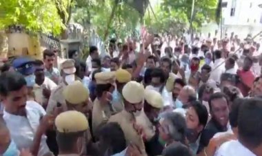 காவல்துறையினரை தள்ளினர்...தொலைக்காட்சியினரை தாக்கினர்! அதிமுகவினர் மீது புகார்!