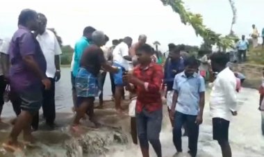 .ஏரியில் தண்ணீர் நிரம்பியது! பம்பை உடுக்கை அடித்து கொண்டாடிய கிராமத்தினர்!!