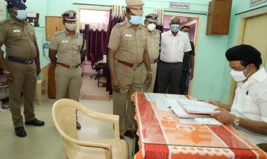 முதல்வர் அமர்ந்த காவல் நிலைய நாற்காளியை பத்திரப்படுத்துவோம்!