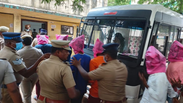 பலத்த போலிஸ் பாதுகாப்புடன் வாணியம்பாடி கொலையாளிகள் ஆஜர்!