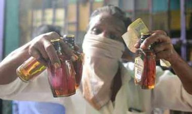 டாஸ்மாக்கில் சாதனை!  போதை மாத்திரை சரக்கு குவாட்டர் 500/-ரூபாய்!!