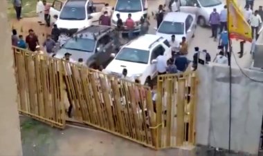 சந்திரபாபு நாயுடு கட்சி ஆபிஸை லூட் செய்த ஜெகன் மோகன் ரெட்டி கட்சியினர்!