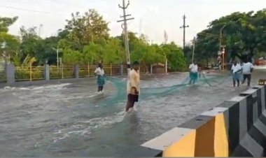 நெடுஞ்சாலையில்!....வலை போட்டு மீன் பிடிக்கும் மக்கள்!