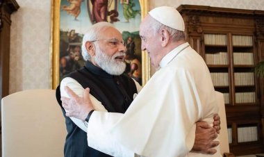 போப்பை கட்டித்தழுவிய மோடி:- உலக தலைவர்களுடன் பேச்சு!