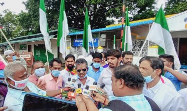 வேலூர் மாநகராட்சியை கண்டித்து திராவிட முஸ்லீம் முன்னேற்றகழகம் ஆர்பாட்டம்!