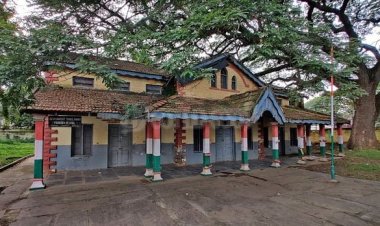 பெங்களூரு தமிழ் பள்ளிக் கூடத்தில் கரண்ட் கட்! ஏழு ஆண்டாகியும் மவுனம்!