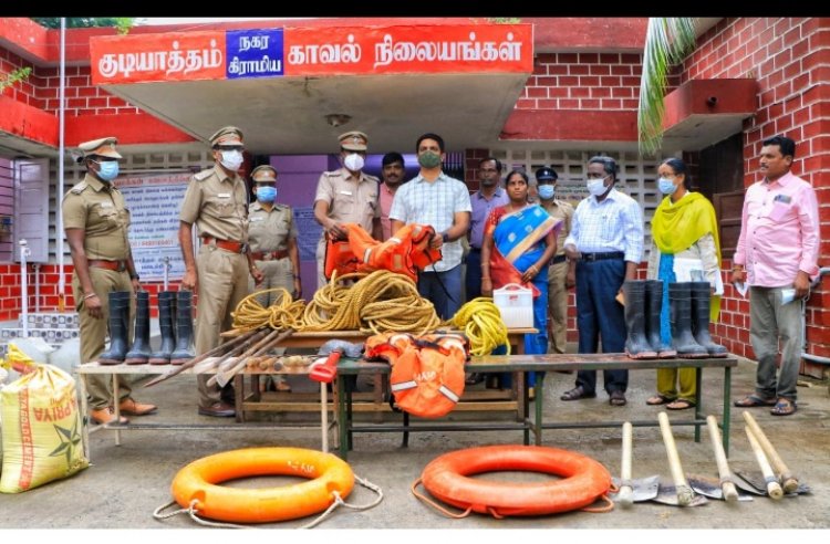 குடியாத்தம் காவல் நிலையத்தில் கலெக்டர்!