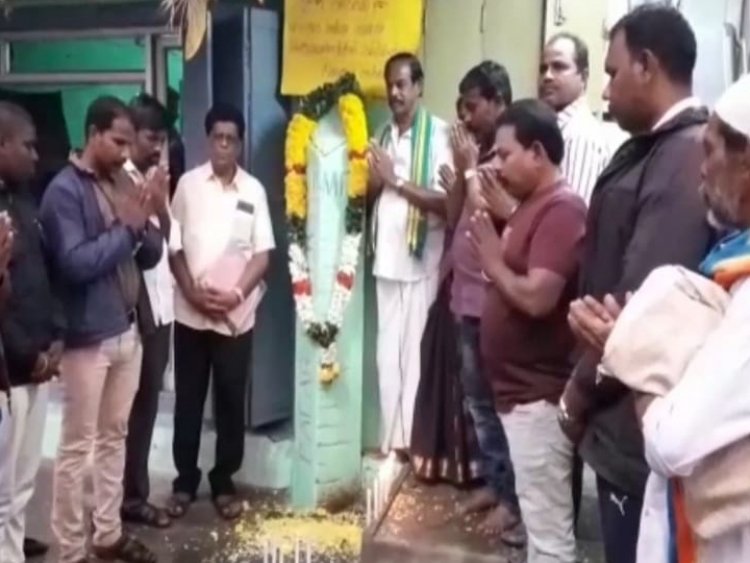 வெள்ளத்தில் இறந்த 200 பேருக்கு அஞ்சலி!