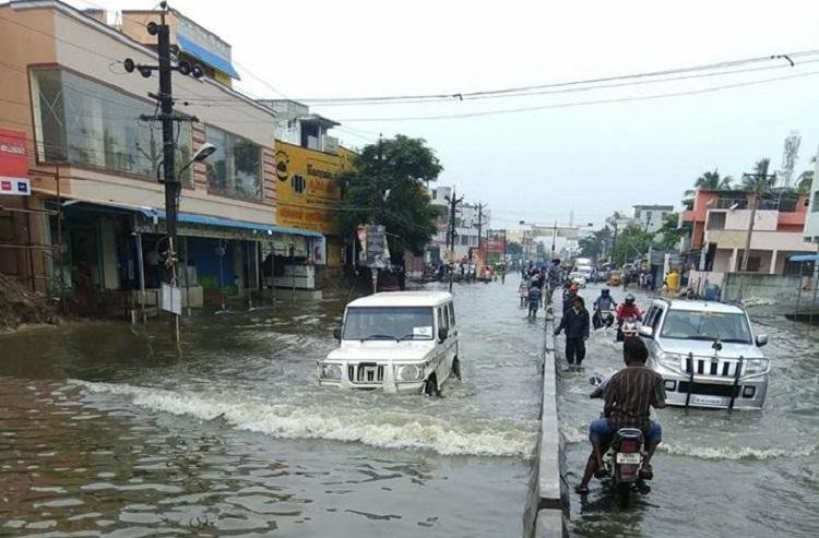 தமிழக கடலோர மாவட்டங்களில் ரெட் அலர்ட்!