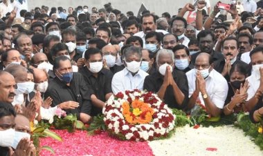 ஜெயலலிதாவுக்கு தமிழகமெங்கும் நினைவஞ்சலி!