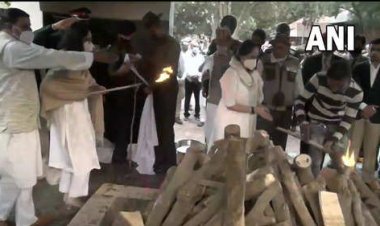 பிபின்ராவத்துக்கு மகள்கள் இறுதிச்சடங்கு! சூரியன் சந்திரன் இருக்கும் வரை அவர் பெயர் இருக்கும்!மக்கள் முழக்கம்!