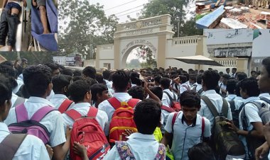 பள்ளி கழிவறை சுவர் இடிந்து மூன்று மாணவர்கள் பலி! தலா பத்து லட்சம் அறிவித்த முதல்வர்!