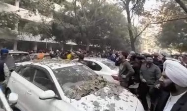 நீதிமன்றத்தில் குண்டு வெடித்து  இருவர் பலி!