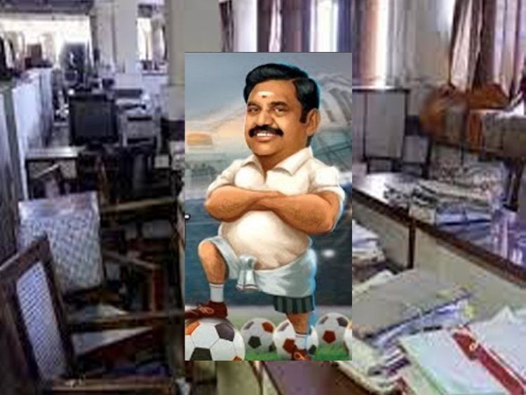 அதிகாரிகள் அச்ச உணர்வுடன் பணியாற்றுகிறார்களாம்! சொல்கிறார் பழனிச்சாமி!!