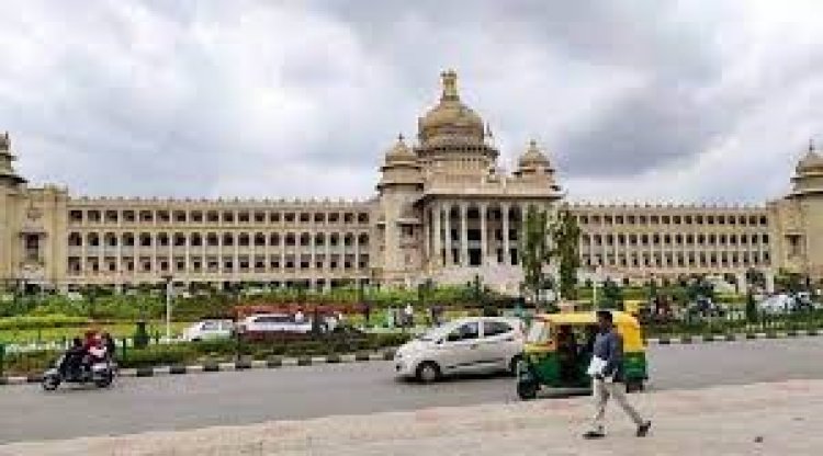 கட்டாய மதமாற்ற தடை சட்டம் தாக்கல்!நகலை கிழித்து வீசிய காங்கிரஸ்! கர்நாடகாவில் டென்ஷன்!