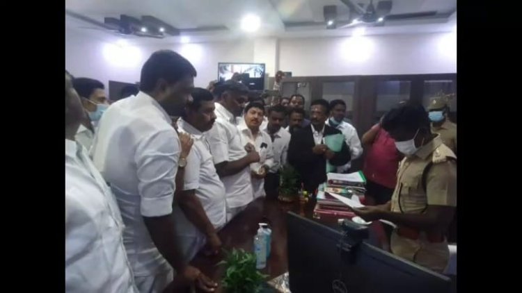 பிசுபிசுத்த அ.தி.மு.க.முற்றுகை!