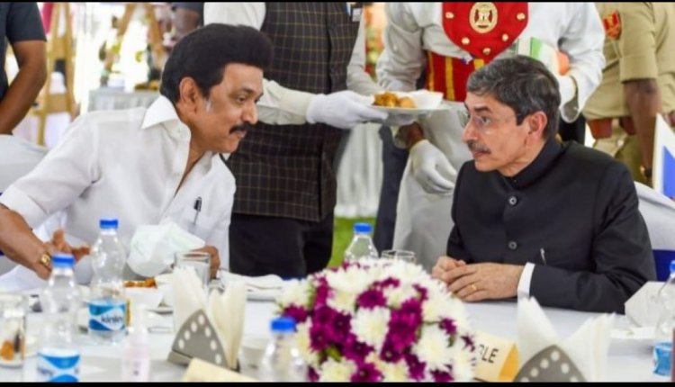 ஆளுநருடனான மோதல் போக்கைக் கைவிடுங்கள்! தேர்தல் நேரத்தில் நீட் அஸ்திரம் உதவாது!!
