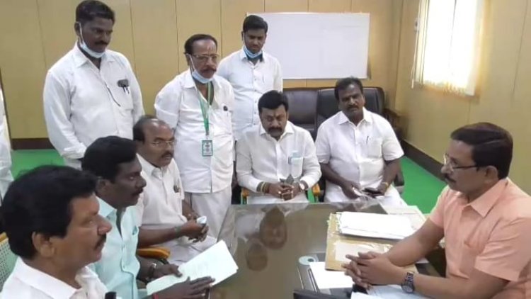 தட்டித் தூக்கும் தி.மு.க! பதுங்கி ஒதுங்கும் அ.தி.மு.க!