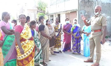 மதுபானகடையை பெண்கள்  மூடினார்கள்!