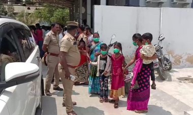 மாவட்ட ஆட்சியர் கூட்டத்தில் குழந்தைகளுடன் பெண் தீக்குளிக்க முயற்சி!