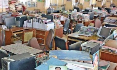 வரும் திங்கள் செவ்வாய் ஆபிசுக்கு வரலைன்னா சம்பளம் கட்! அரசு ஊழியர்களுக்கு லகான்!