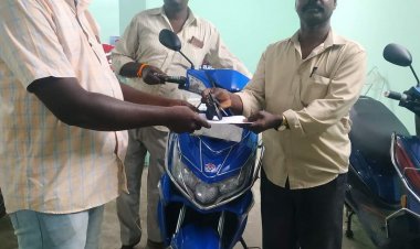 உயிர்களைப் பறித்த பேட்டரி பைக்!