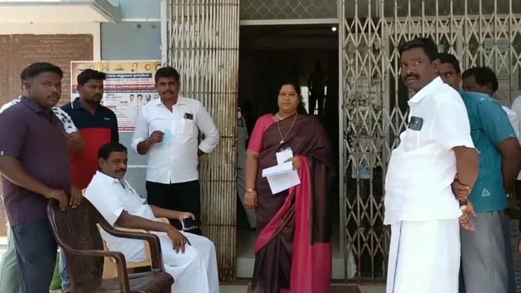 சேர்மன் கணவருக்கு நாற்காலி? எனக்கு இல்லையா?துணைச் சேர்மன் போர்க் கொடி!