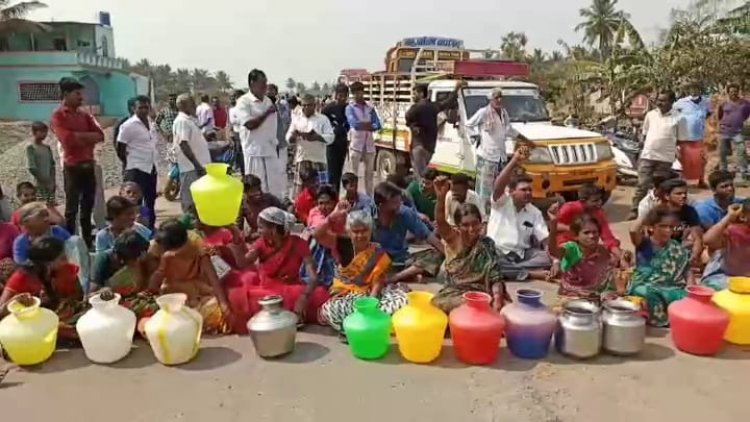 ஐந்து வருஷமா குடிநீர் சப்ளை இல்லையாம்! சாலை மறியல், இன்ஸ்பெக்டர் சால்ஜாப்!