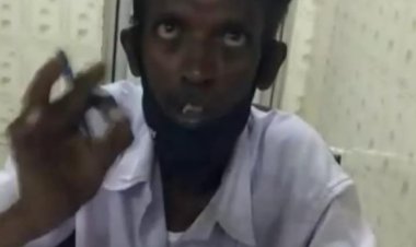 அரசு ஆஸ்பத்திரியில் சீட்டு போட ரூ.50! தற்காலிக ஊழியரின் பணி பறிப்பா?