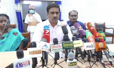 மேஜைகளை உடைத்த அரசு பள்ளி மாணவர்கள் சஸ்பெண்டு! சலூன் கடைக்காரர்களுக்கு ஆட்சியர் குமாரவேல் பாண்டியன் எச்சரிக்கை!