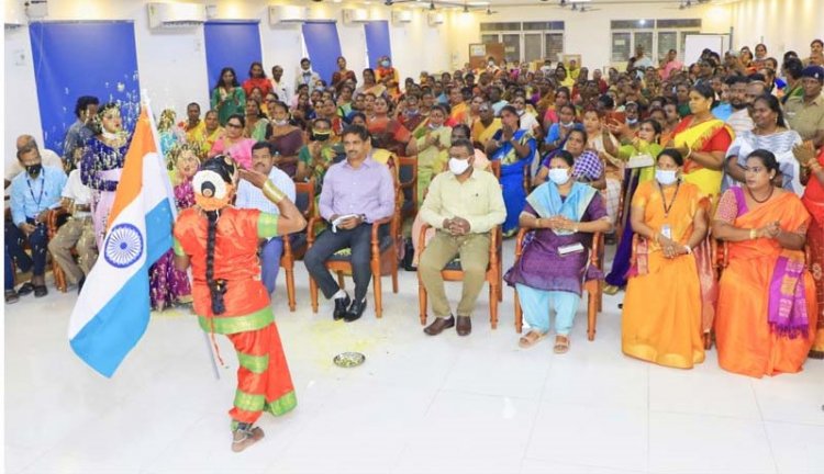 திருநங்கைகளின் பேஷன் ஷோ! ரசித்துப் பார்த்த ஆட்சியர்!