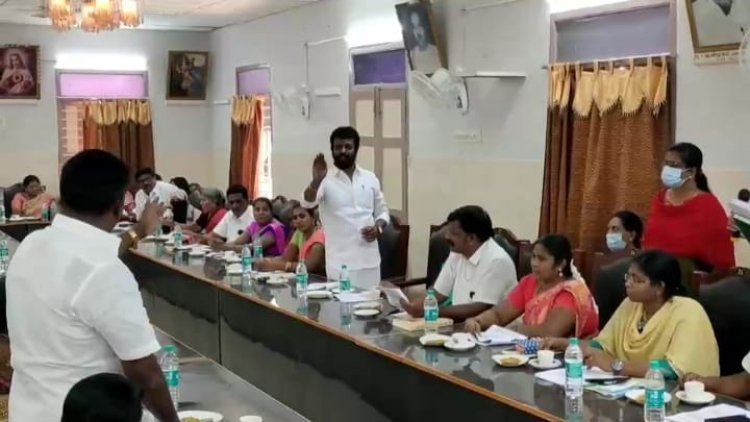 அதிமுக பிரமுகரின் வீட்டை இடித்தது ஏன்!உறுப்பினர் டிடிசி சங்கர் கேள்விக்கு திணறிய சேர்மன்!