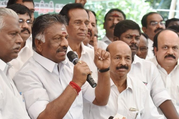 தி.மு.க.பெண் கவுன்சிலர்களின் கணவர்களை காட்டமாக கண்டித்த ஓ.பி.எஸ்! பரபரப்பான அறிக்கை!