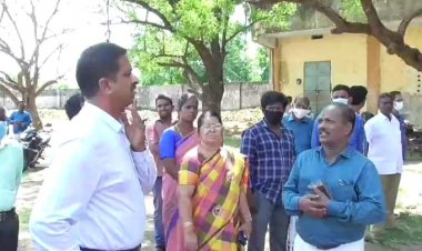 தலைமுடியை கூட வெட்டவில்லை?கடிந்துகொண்ட கலெக்டர்!!