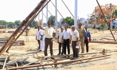 ஆட்டோ ஓட்டிப்பார்த்த கலெக்டர்! முதல்வர் பங்கேற்கும் பகுதியை ஆய்வு செய்தார்!