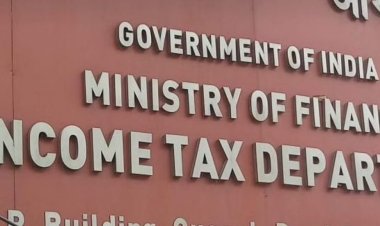 வேலுமணியை குறிவைத்து சோதனை:-