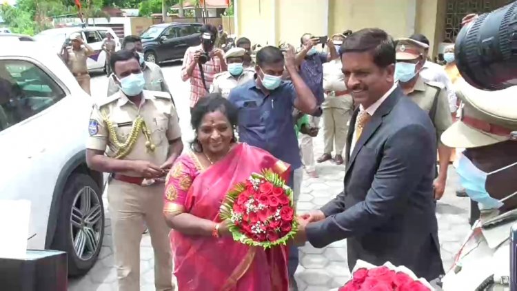 ஆளுநர்கள் ஆக்பூர்வமாக செயல்படுகின்றனர்! சொல்கிறார் தமிழிசை!