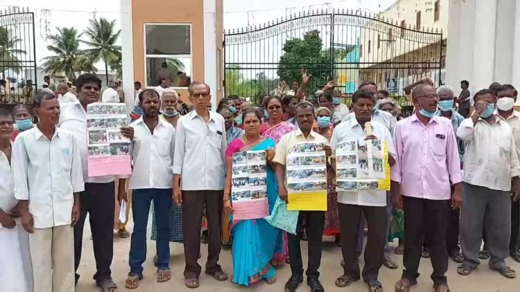 அய்யா-சாமி டாஸ்மாக் கடையை அகற்றுங்கள்!கலெக்டர் ஆபிசில் தர்ணா!