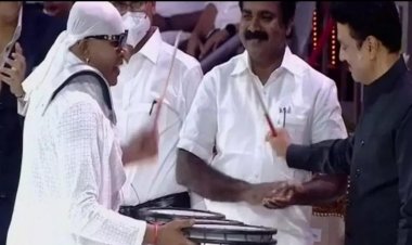 ஷூட் போட்டுக்கொண்டு டிரம்ஸ் வாசித்த முதல்வர் மு.க.எஸ்!