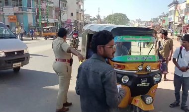 ஆட்டோ கவிழ்ந்து பள்ளி குழந்தைகள் காயம்! ஓடி ஓடி சோதனை செய்த போலிஸ்!!