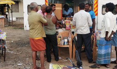டப்பாசு வாங்கலையோ டப்பாசு:- வீதிகள் கூவி விற்ற போலிசார்!