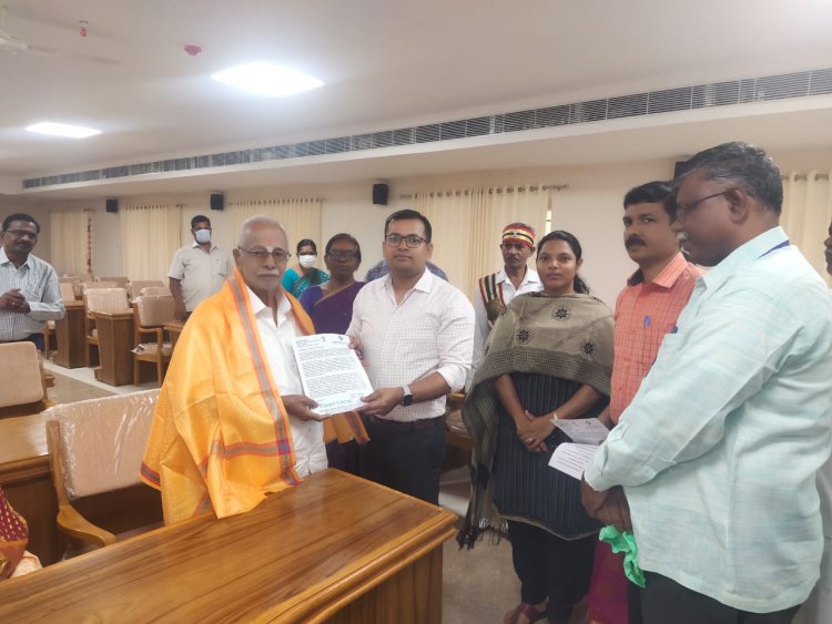 ஆட்சியர் அமர்குஷ்வாஹா அவர்களால் கௌவரவிக்கப்பட்ட மூத்த குடிமக்கள்!