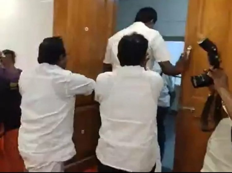 ஸ்மார்ட் சிட்டிம்:- திட்ட துட்டை மாற்று திட்டத்துக்கு பயன்படுத்துவதா! புஸ்ஸ்ஸ்ஸ் ஆன அதிமுக கவுன்சிலர்கள்!
