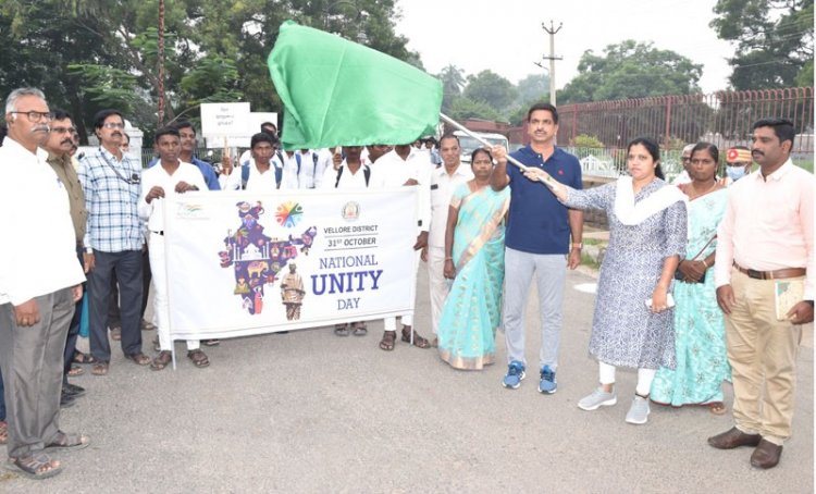 ஆட்சியர் துவக்கிவைத்த விழிப்புணர்வு பேரணி!