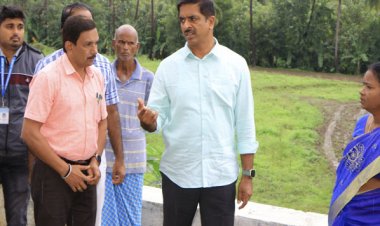 ஏரி கால்வாய் ஆக்கிமிப்புகளை அகற்றுங்க! இல்லையென்றால் காவல்துறையில் புகார்! ஆட்சியர் அதிரடி !