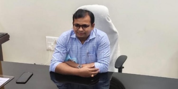 வேலை வேண்டும்னா கலெக்டர் ஆபிஸ் வாங்க!