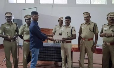 நன்றாக புலனாய்வு செய்தமைக்காக எஸ்.பி.யால் கவுரவிக்கப்பட்ட போலிசார்!