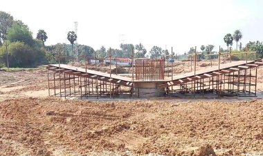 பாலத்தின் உயரத்தை அதிகரிக்கக்கோரி விவசாயிகள் ஆர்பாட்டம்!