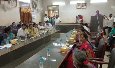 சந்தன மாவட்டத்தில் காண்டாமிருக சைஸ் பன்றிகள்!