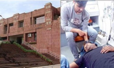 போட்டோ வைக்க போட்டா போட்டி! டெல்லி ஜே.என்.யூ மோதலில் தமிழக மாணவர் மீது தாக்குதல்!